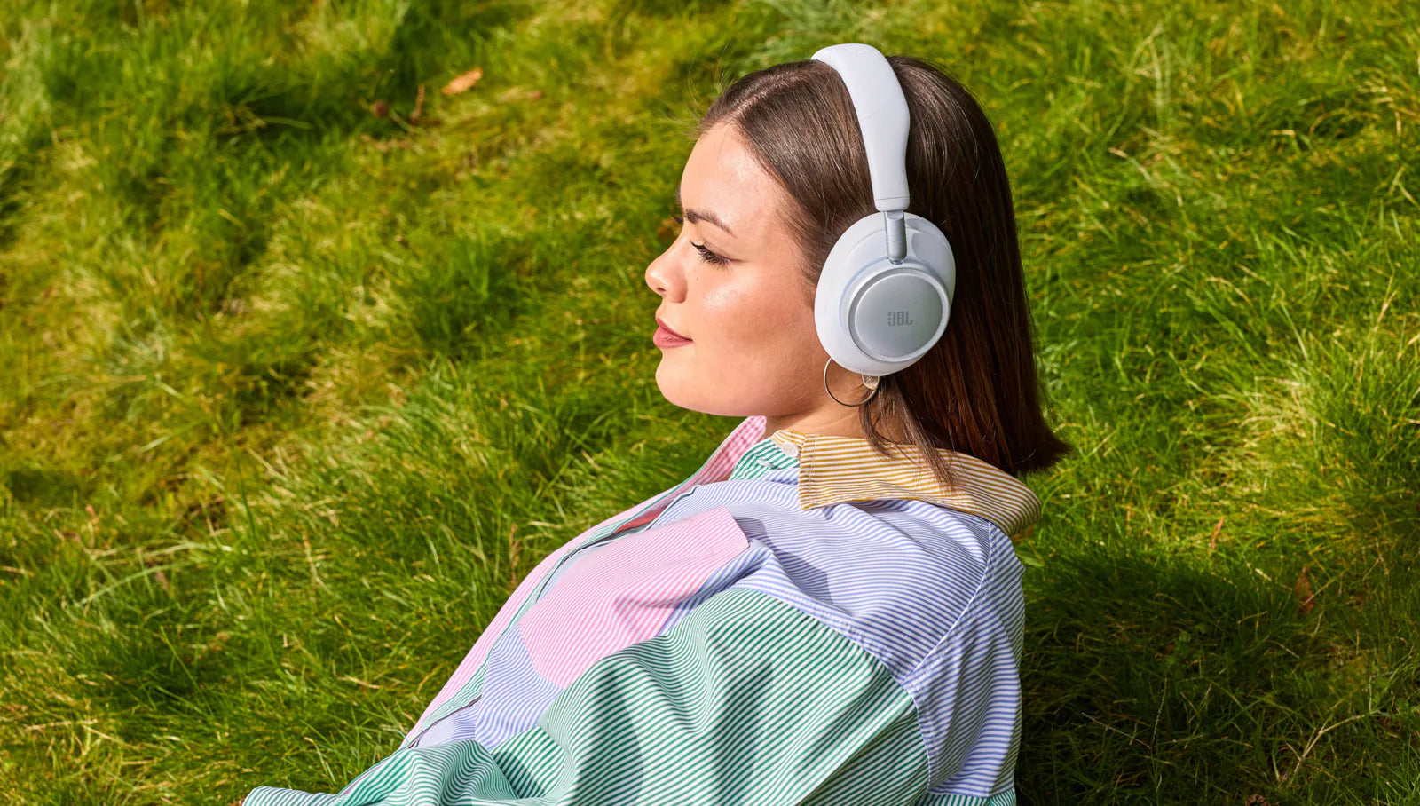 Escucha todo el día, a tu manera con los nuevos auriculares JBL Live