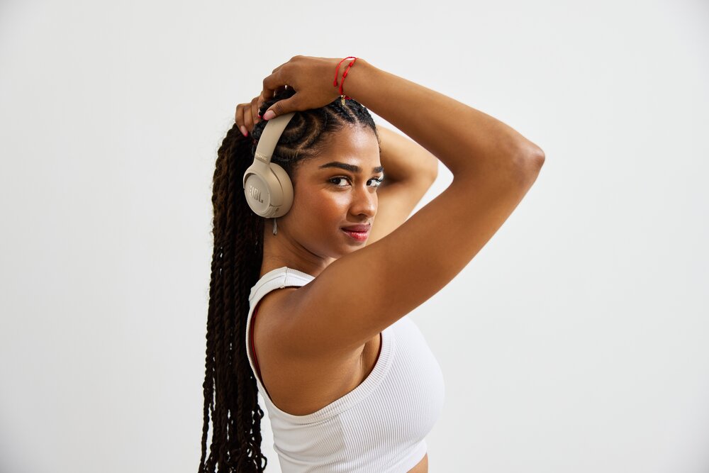 Sonido más potente con un diseño renovado: JBL presenta los nuevos auriculares JBL Tune
