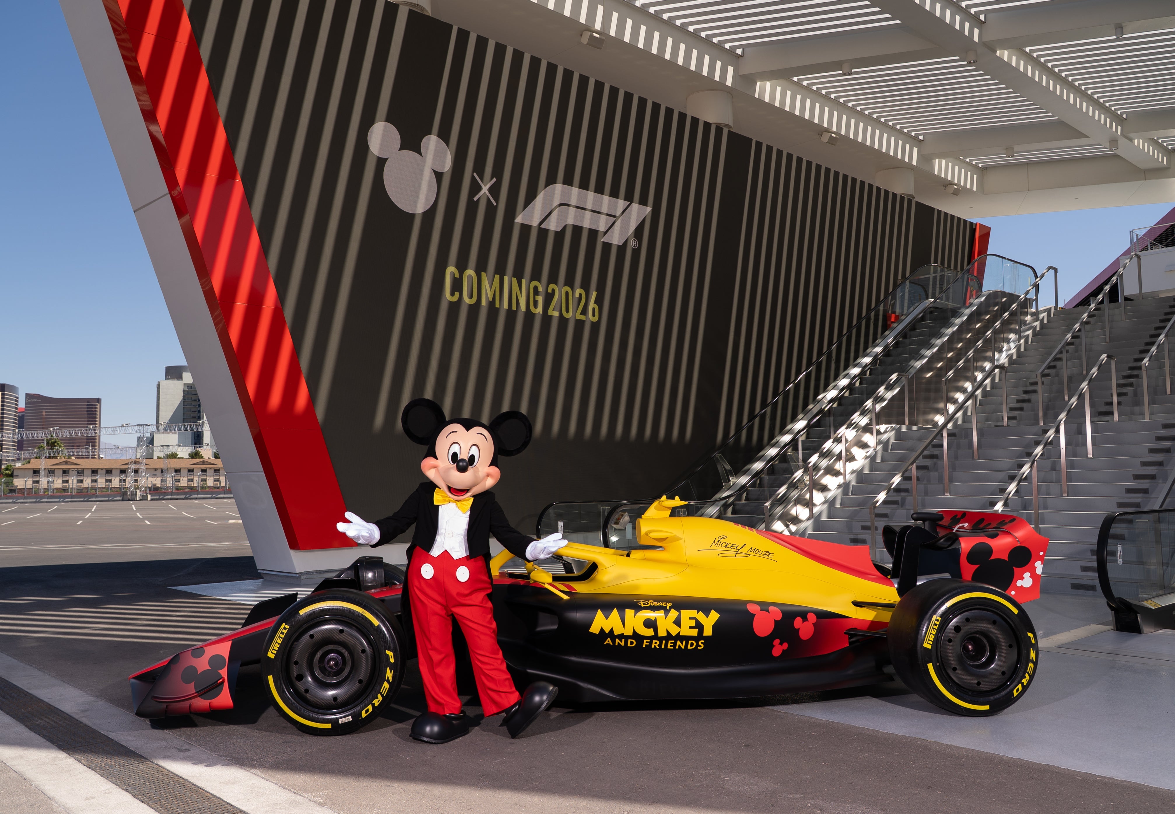 DISNEY Y FORMULA 1® REVELAN SU COLABORACIÓN CON MICKEY Y AMIGOS, QUE LANZARÁ EN 2026