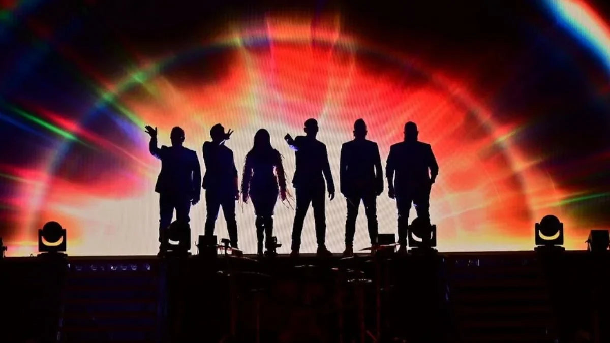 MATUTE CONVIERTE EL TEATRO MORELOS EN UNA GRAN FIESTA OCHENTERA